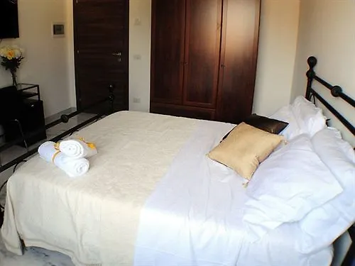 Little Rhome Suites Rome Bed & Breakfast