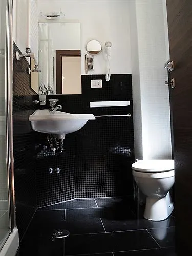 Little Rhome Suites Rome 2*,
